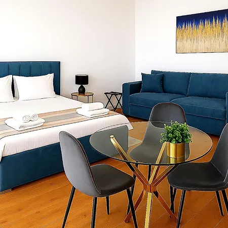 Axxis Beachfront Sea View Aparthotel 3*